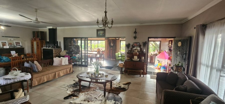 8 Bedroom Property for Sale in Geelhoutboom Western Cape